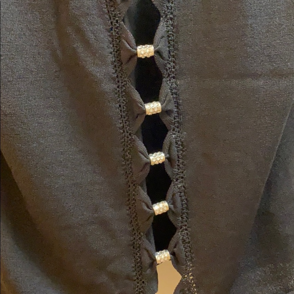 Top - Picture 2 of 4